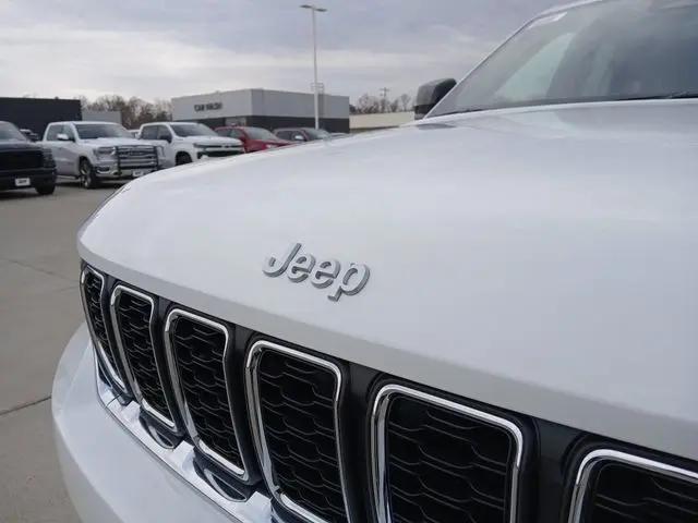 2026 Jeep Grand Cherokee Laredo 4x4