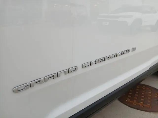 2026 Jeep Grand Cherokee Laredo 4x4
