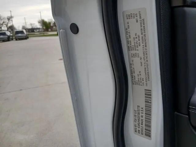 2026 Jeep Grand Cherokee Laredo 4x4