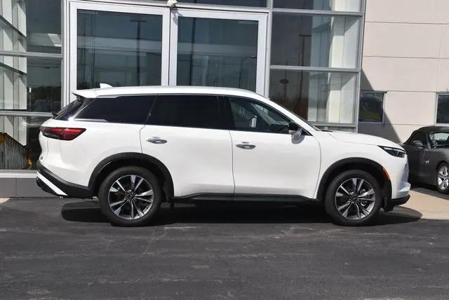 2025 INFINITI QX60 LUXE