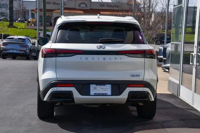 2025 INFINITI QX60 LUXE