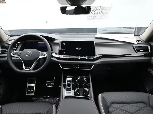 2026 Volkswagen Atlas Peak Edition