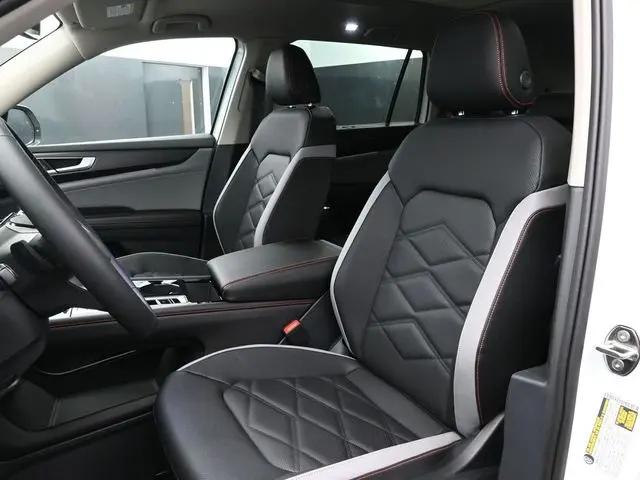 2026 Volkswagen Atlas Peak Edition