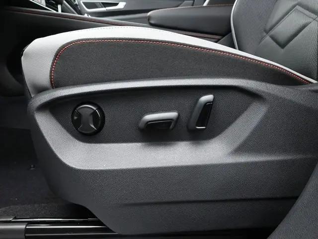 2026 Volkswagen Atlas Peak Edition