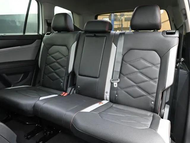 2026 Volkswagen Atlas Peak Edition