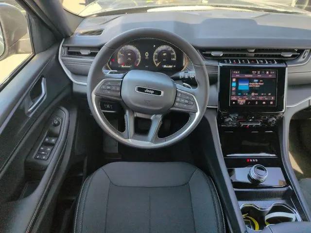 2026 Jeep Grand Cherokee L Altitude 4x4