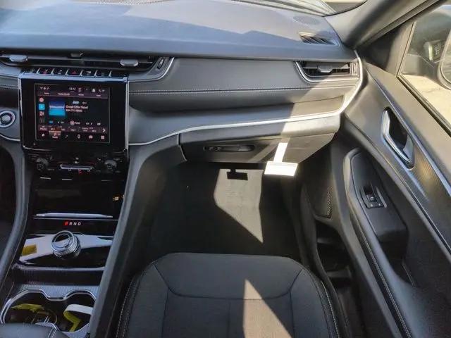 2026 Jeep Grand Cherokee L Altitude 4x4