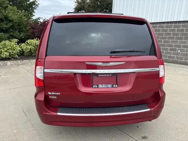 2012 Chrysler Town & Country Touring