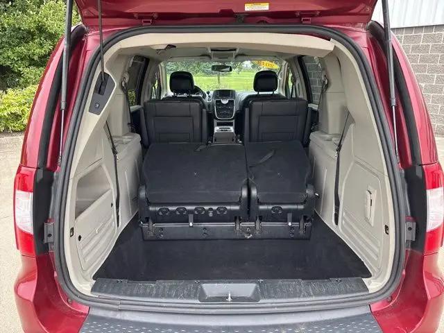 2012 Chrysler Town & Country Touring