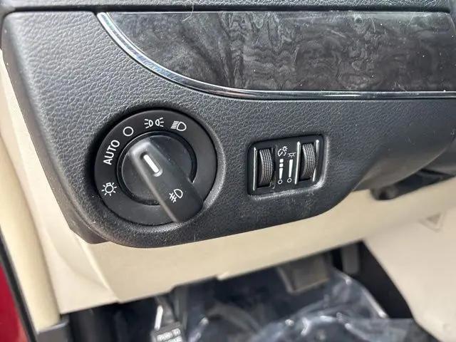 2012 Chrysler Town & Country Touring