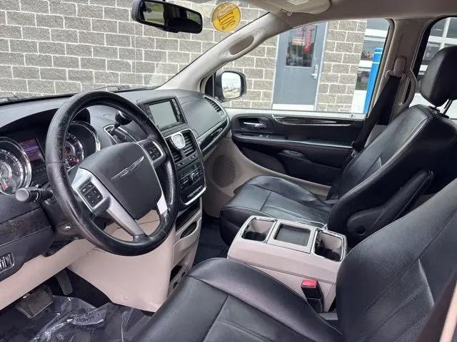 2012 Chrysler Town & Country Touring