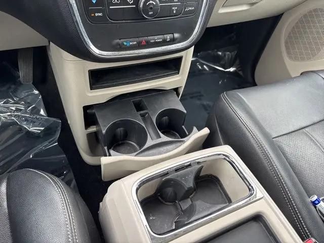 2012 Chrysler Town & Country Touring