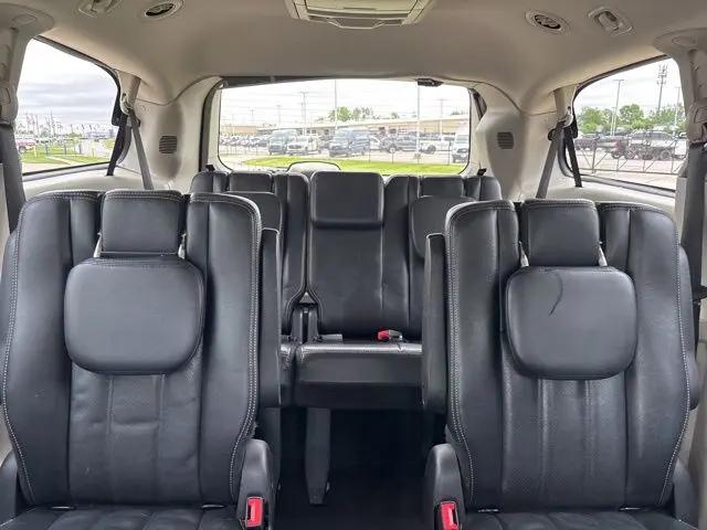 2012 Chrysler Town & Country Touring