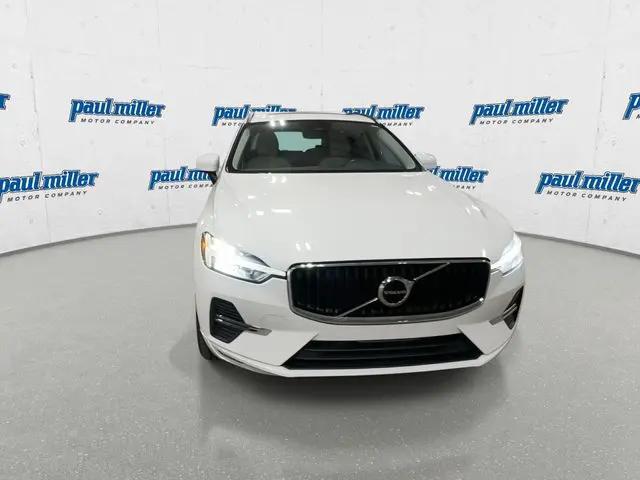 2022 Volvo XC60 B5 Momentum