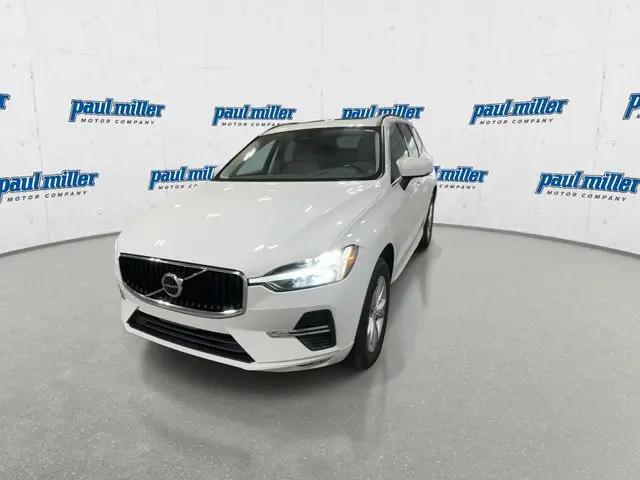 2022 Volvo XC60 B5 Momentum