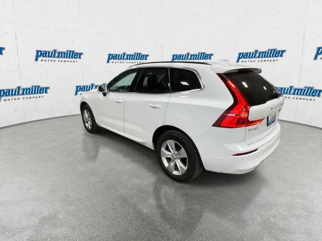 2022 Volvo XC60 B5 Momentum