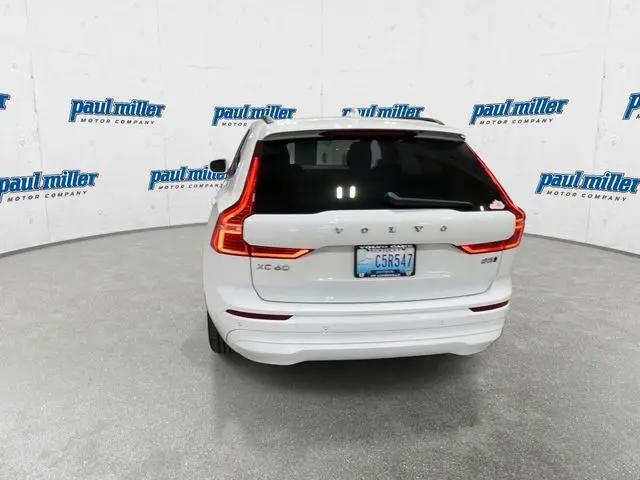 2022 Volvo XC60 B5 Momentum