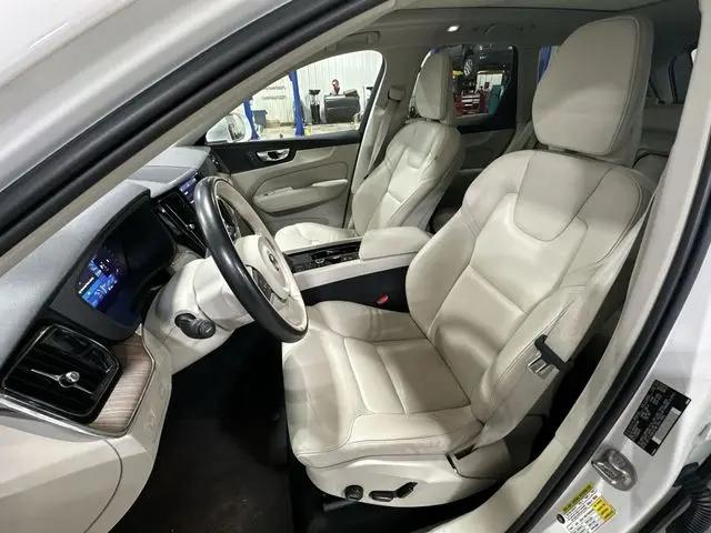 2022 Volvo XC60 B5 Momentum