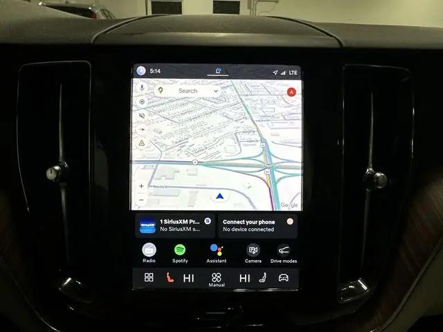 2022 Volvo XC60 B5 Momentum