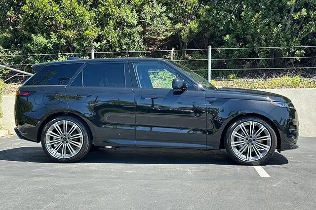 2026 Land Rover Range Rover Sport P460e Dynamic SE