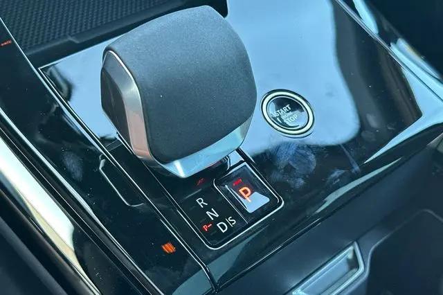2026 Land Rover Range Rover Sport P460e Dynamic SE