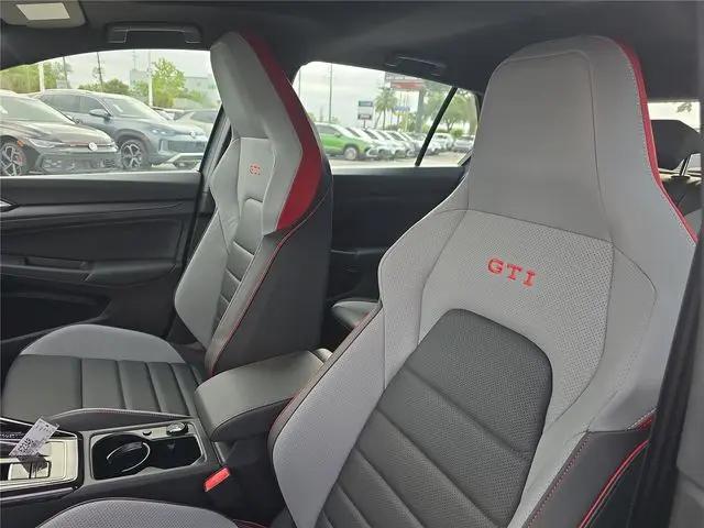 2026 Volkswagen Golf GTI SE