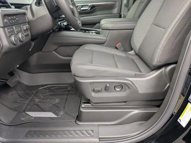2026 Chevrolet Suburban LS, 4WD