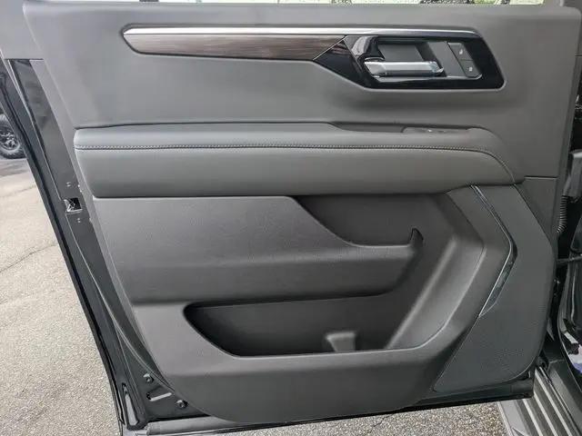 2026 Chevrolet Suburban LS, 4WD