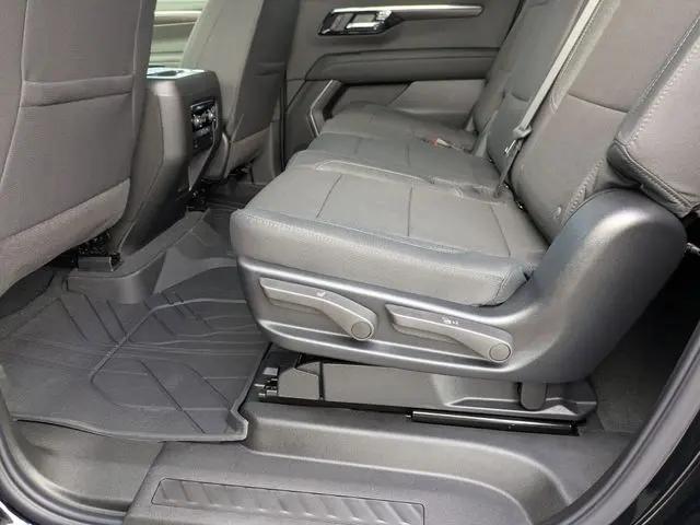 2026 Chevrolet Suburban LS, 4WD