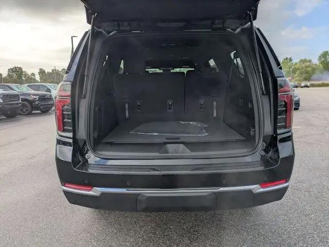 2026 Chevrolet Suburban LS, 4WD