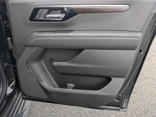 2026 Chevrolet Suburban LS, 4WD