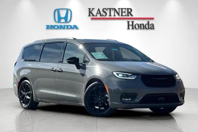 2025 Chrysler Pacifica Limited for sale in Napa, CA