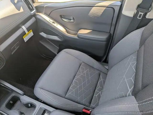 2026 Nissan Frontier Crew Cab SV 4x2