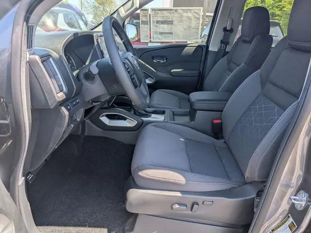2026 Nissan Frontier Crew Cab SV 4x2
