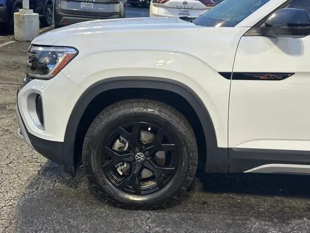2024 Volkswagen Atlas 2.0T Peak Edition SE w/Technology