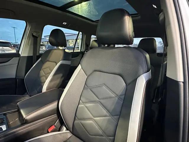 2024 Volkswagen Atlas 2.0T Peak Edition SE w/Technology