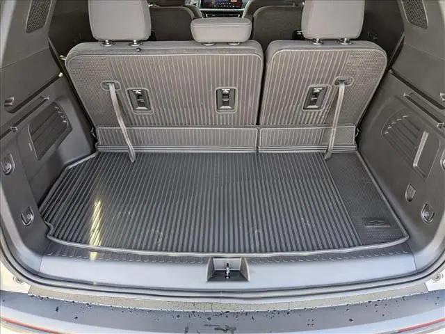 2026 Chevrolet Traverse AWD LT