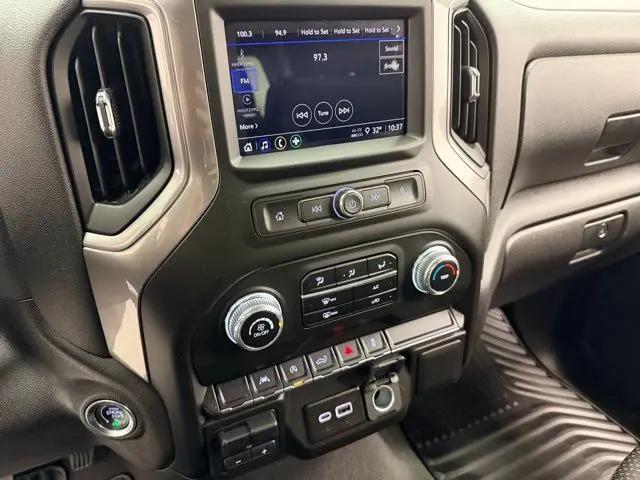 2025 GMC Sierra 1500 4WD Crew Cab Short Box Pro