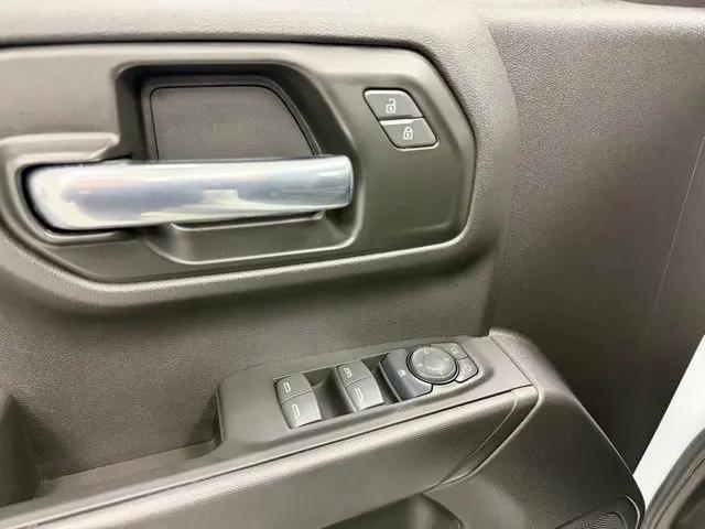 2025 GMC Sierra 1500 4WD Crew Cab Short Box Pro