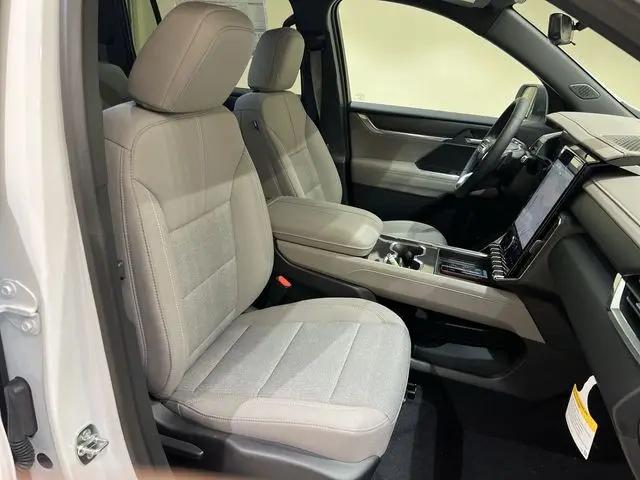 2026 GMC Acadia Elevation FWD