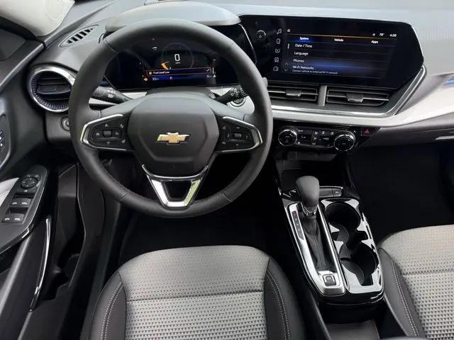 2026 Chevrolet Trax FWD LT