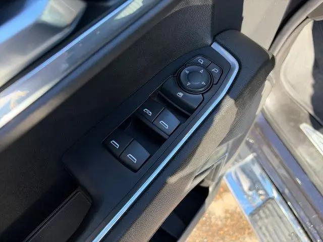 2023 Chevrolet Silverado 1500 4WD Crew Cab Standard Bed LT