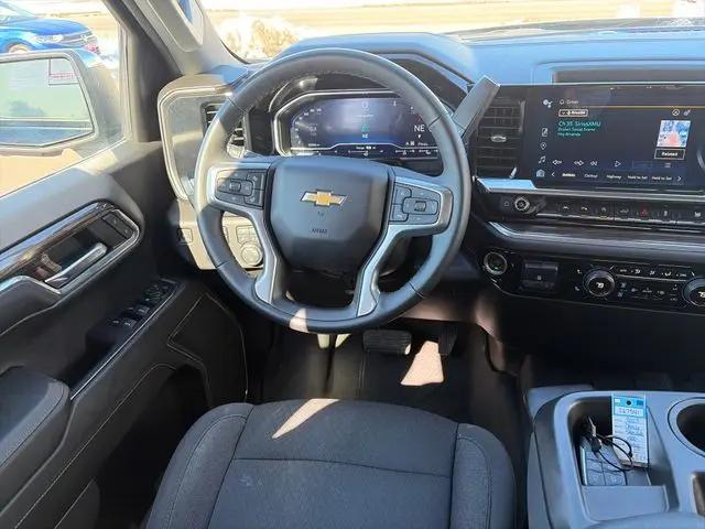 2023 Chevrolet Silverado 1500 4WD Crew Cab Standard Bed LT