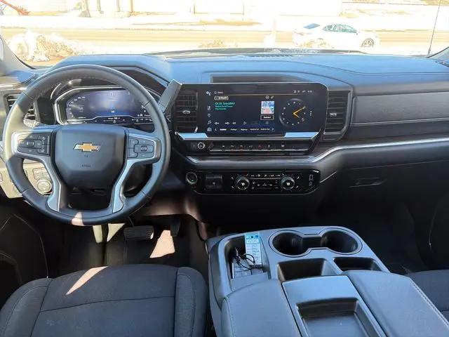 2023 Chevrolet Silverado 1500 4WD Crew Cab Standard Bed LT