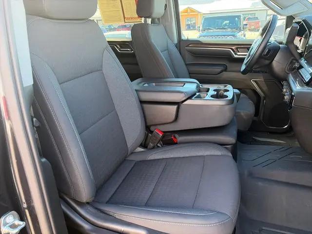 2023 Chevrolet Silverado 1500 4WD Crew Cab Standard Bed LT