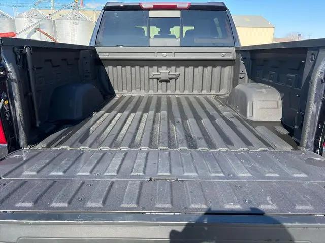 2023 Chevrolet Silverado 1500 4WD Crew Cab Standard Bed LT