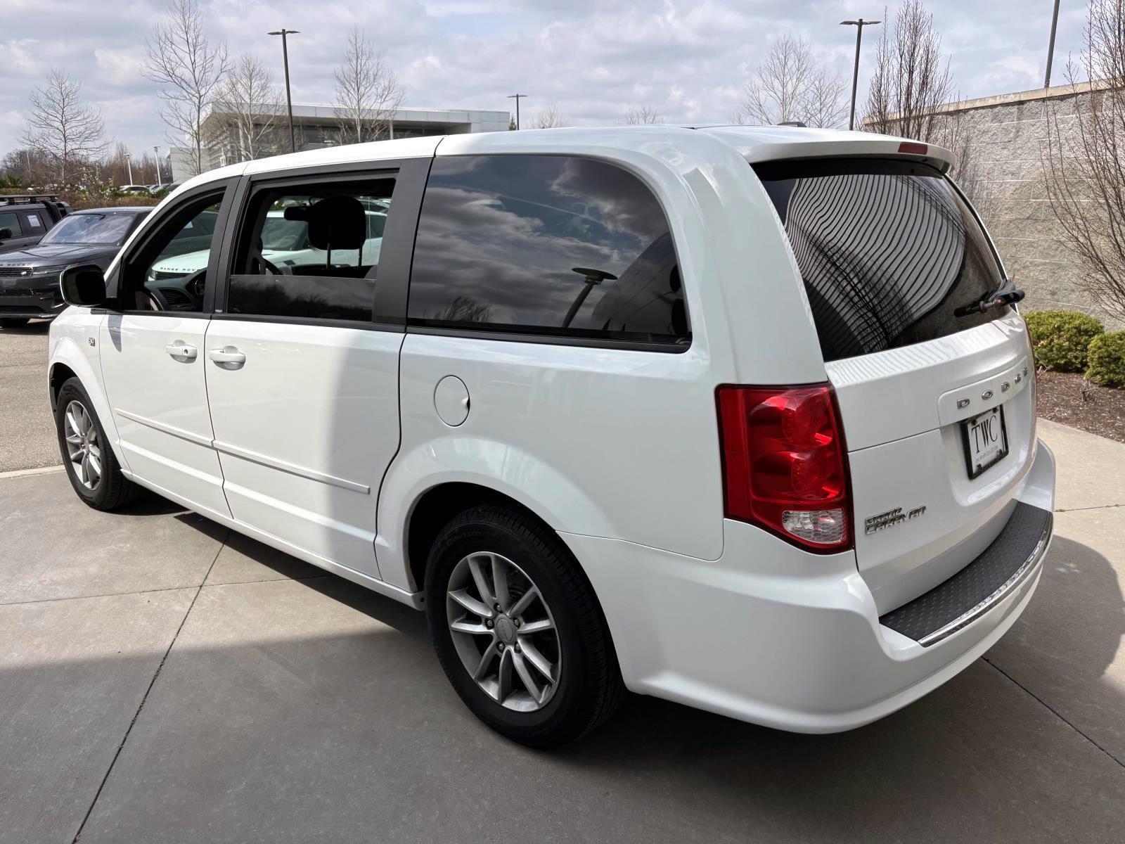 View vehicle photo 7