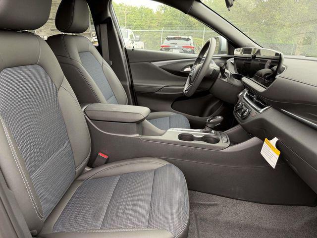 2026 Buick NV Preferred FWD