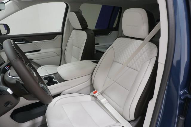2026 GMC Acadia Denali FWD