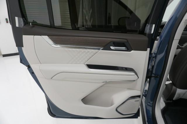 2026 GMC Acadia Denali FWD